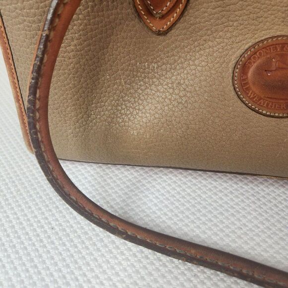 Vintage Dooney & Bourke Satchel Bag Taupe Tan Brown All Weather Leather Handbag - Picture 7 of 14